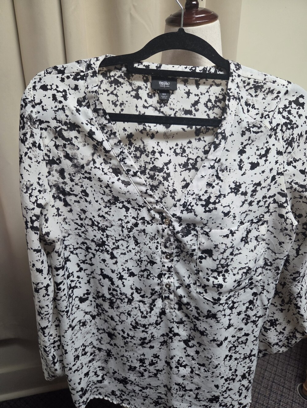 Mossimo  Black and White Abstract Cow Print V-Neck Blouse Size Medium